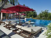 Villa Astika Toyaning, terrasse de la piscine
